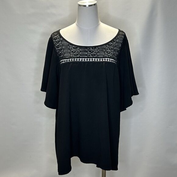 Torrid Blouse Women's Size 2 Black Short Sleeve Shirt Plus Size Eyelet Detail - Picture 1 of 10